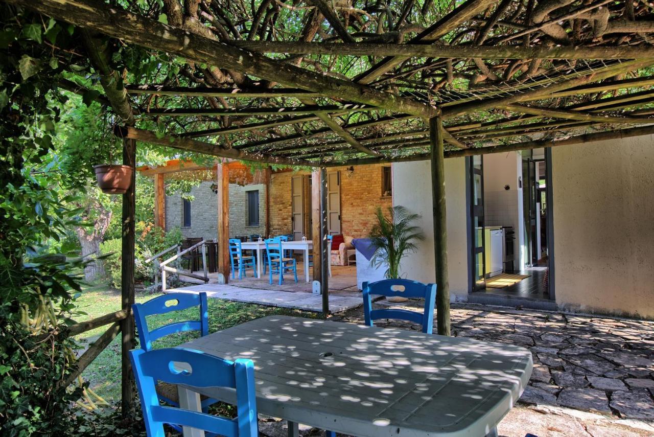 Grande Villa Storica Per Vacanze Con Giardino Privato E Piscina Ostra Экстерьер фото