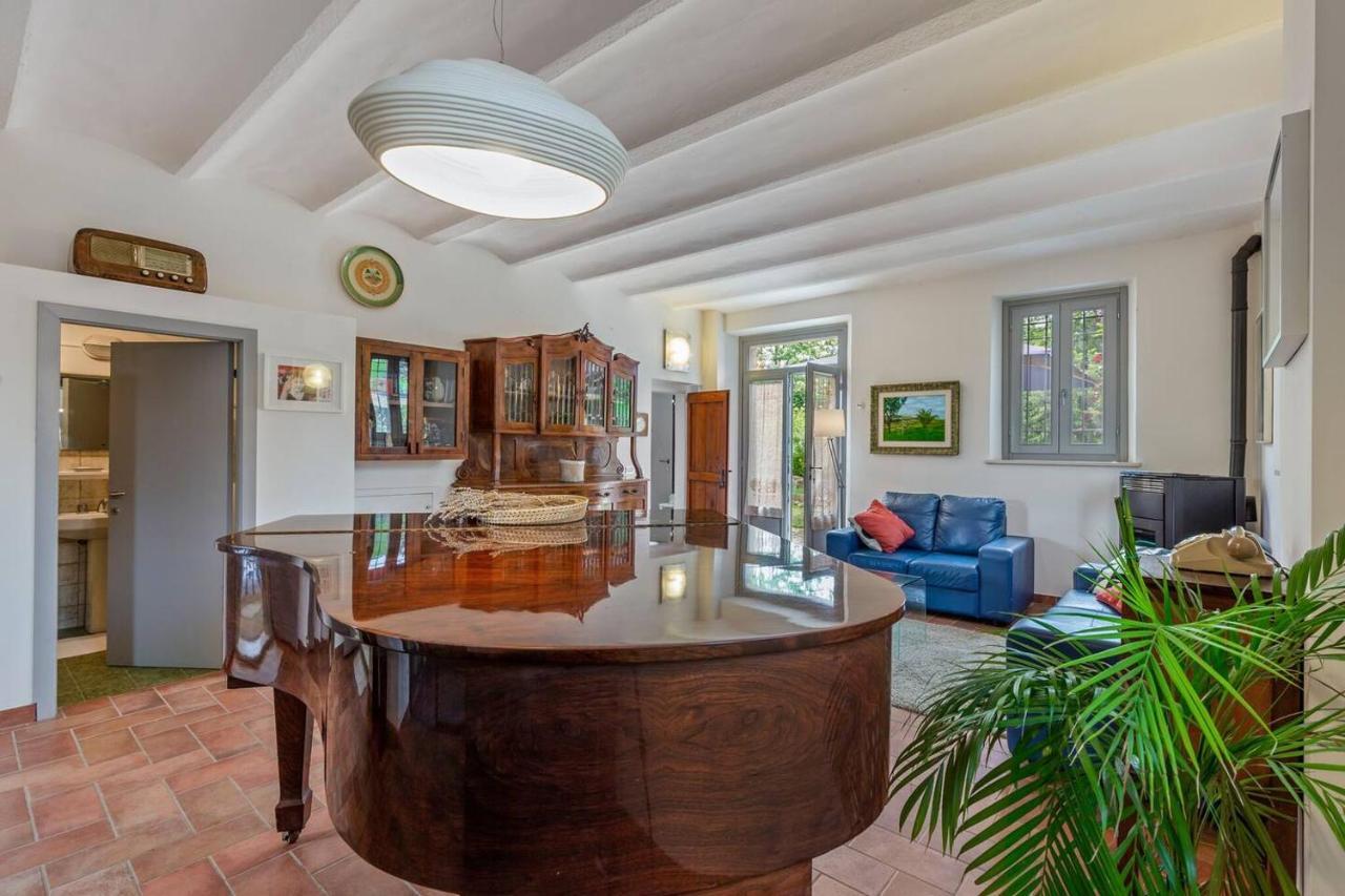Grande Villa Storica Per Vacanze Con Giardino Privato E Piscina Ostra Экстерьер фото