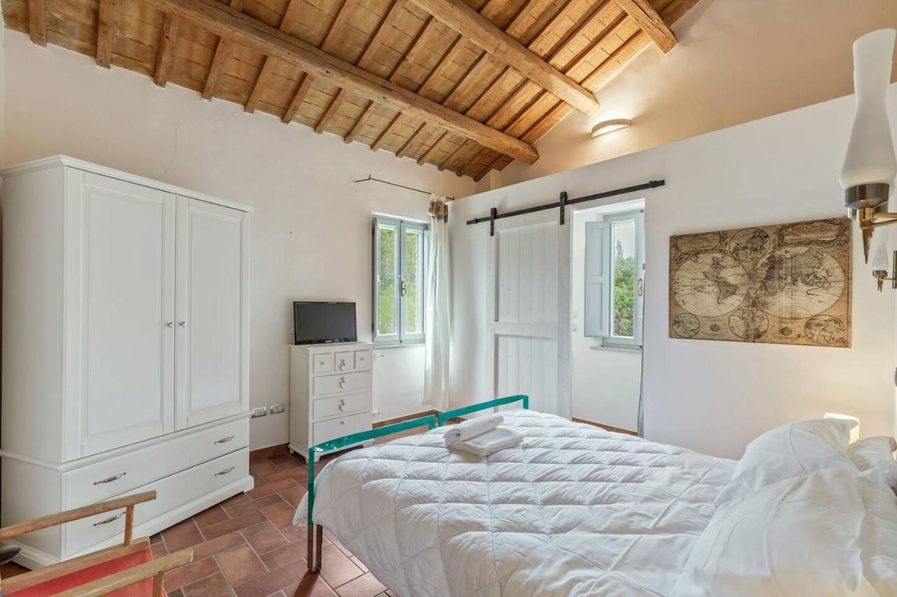 Grande Villa Storica Per Vacanze Con Giardino Privato E Piscina Ostra Экстерьер фото